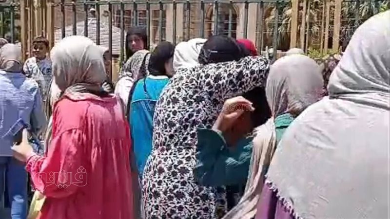 بكاء طلاب الثانوية العامة بالمنوفية بسبب صعوبة امتحان اللغة العربية (فيديو)