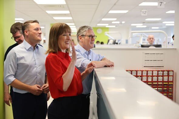 Labour civil war explodes as Wes Streeting fires shot at Rachel Reeves