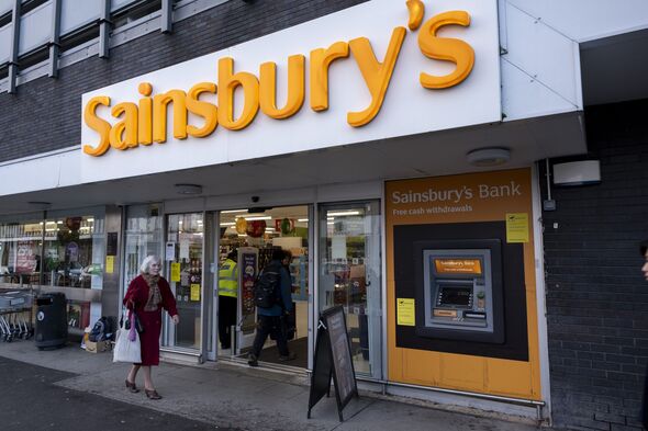 Sainsbury’s confirms huge new £5bn deal – impacts milk, carrots and chicken