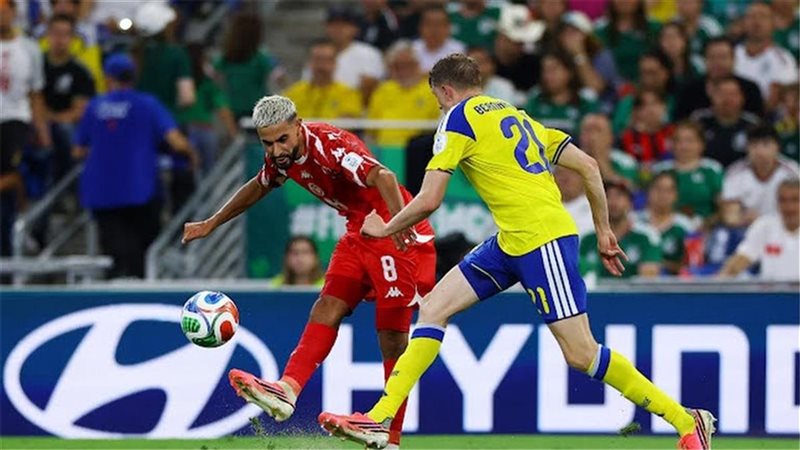 كأس العالم 2026، فضيحة السويد تطيح بمدرب تونس وهيرفي رينارد البديل
