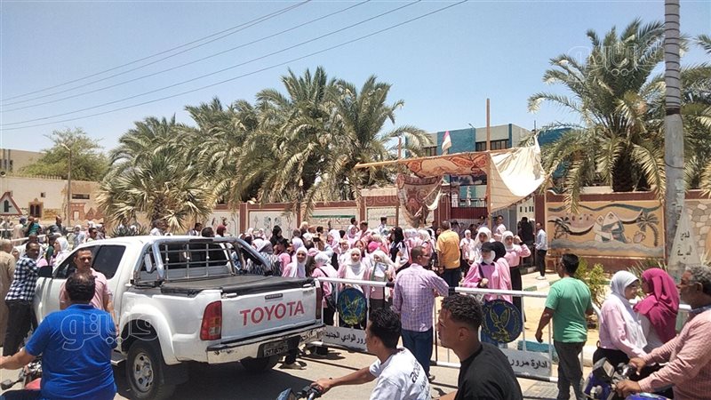 القراءة والبلاغة خدوا مننا وقت كبير، طلاب الثانوية العامة بالوادي الجديد يشتكون من امتحان العربي