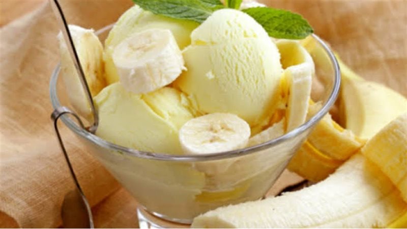طريقة عمل آيس كريم الموز، نكهته مميزة ويعشقه الصغار