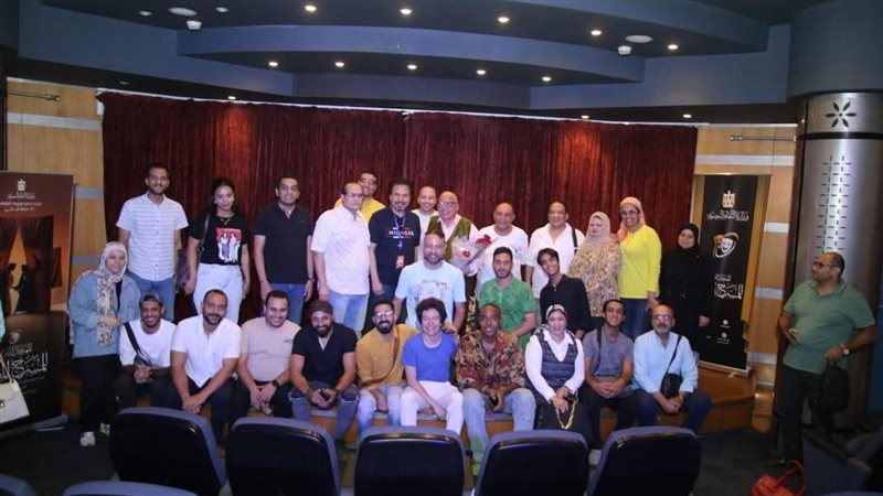 المهرجان القومي للمسرح يحتفي بعرض «ع الرايق» للفنان شريف الدسوقي