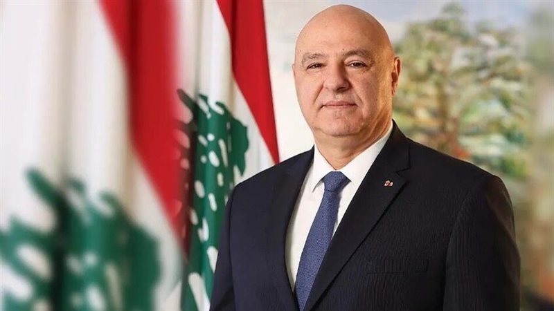 الرئيس اللبناني يشيد بدور الجيش في حماية السلم الأهلي
