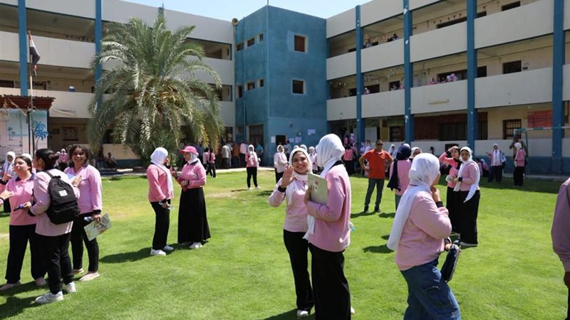 طلاب الثانوية العامة بالوادي الجديد يستكملون اليوم امتحانات المواد غير المضافة للمجموع