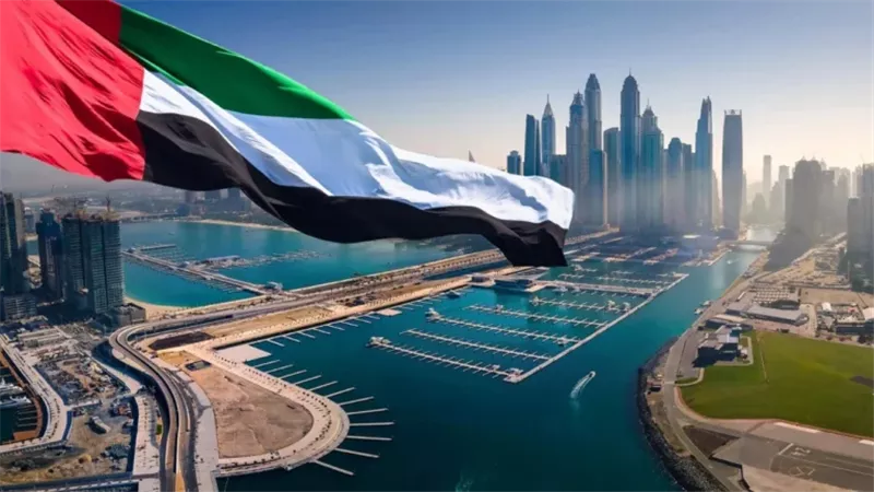 الإمارات تخفض أسعار الوقود