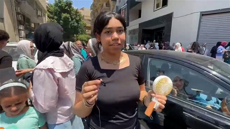 طالبة ثانوية عامة: امتحان العربي كان بشعا (فيديو)