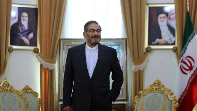 مستشار المرشد الإيراني يحذر دول الخليج: حياتكم مرهونة بسقف تحمل طهران