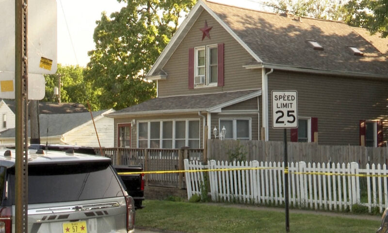 Iowa gunman suspected of killing 6 family members then himself