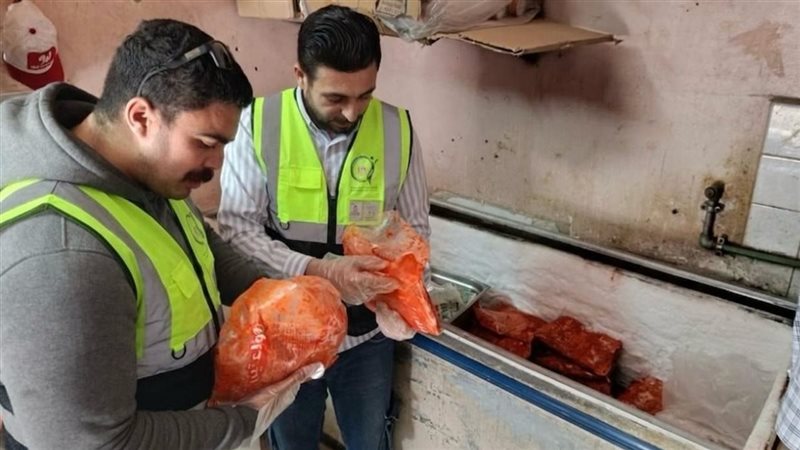 ضبط دواجن فاسدة وسلع مجهولة المصدر في حملات مكبرة بالقاهرة