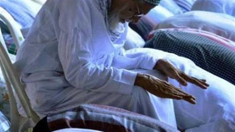 ما المشقة المرخصة للصلاة على الكرسي في الصلوات المفروضة؟ الإفتاء تجيب