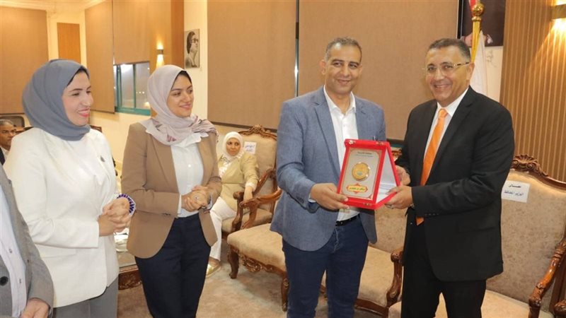 محافظ القليوبية يكرم وليد الفرماوي بعد تصعيده بوزارة الشباب والرياضة