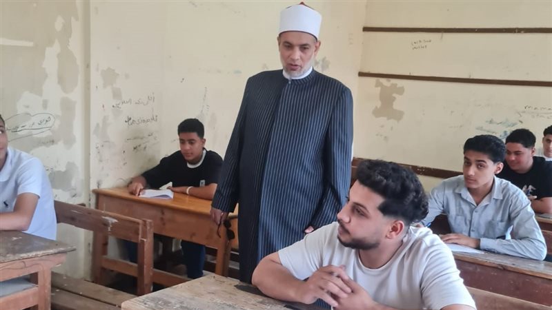 6.296 طالبا بالثانوية الأزهرية “علمي” بالدقهلية يؤدون اليوم امتحان “الأحياء”
