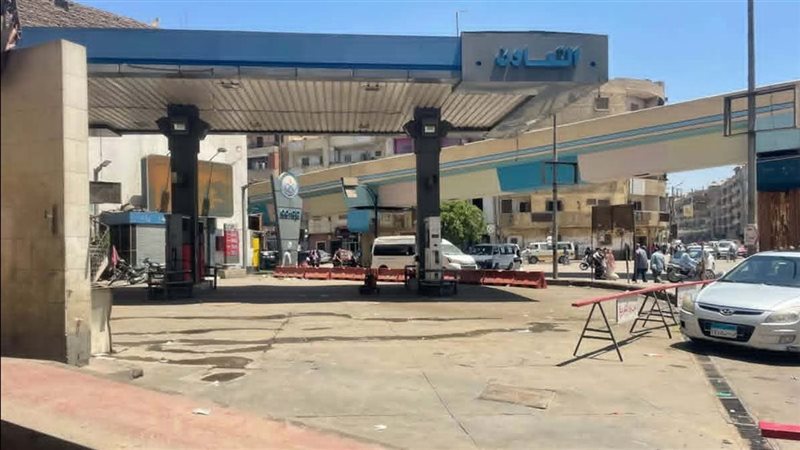 غليان في نجع حمادي.. رغم تقرير النيابة الذي نفى المخالفات.. لماذا أغلقت هيئة البترول المحطة الوحيدة بالمدينة؟