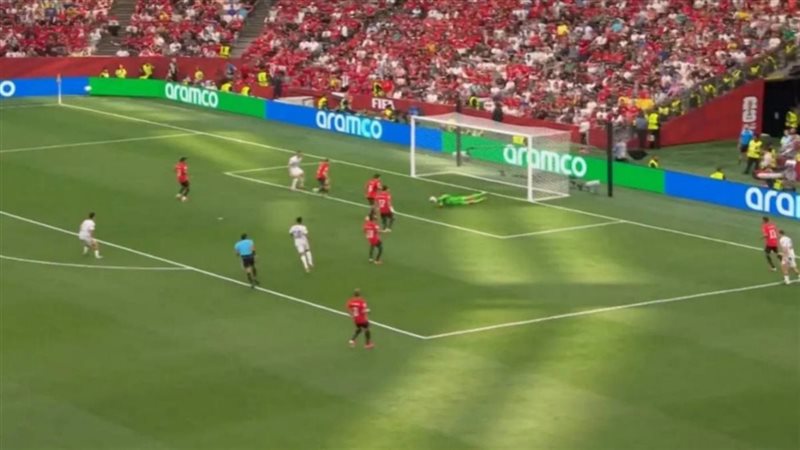 كأس العالم، سورمان يسجل الهدف الأول لنيوزيلندا في مرمى مصر