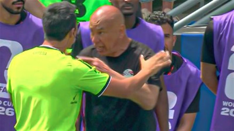 في اللحظة الأخيرة، محمد صلاح يمنع اشتباك حسام حسن مع حكم مباراة بلجيكا (فيديو)