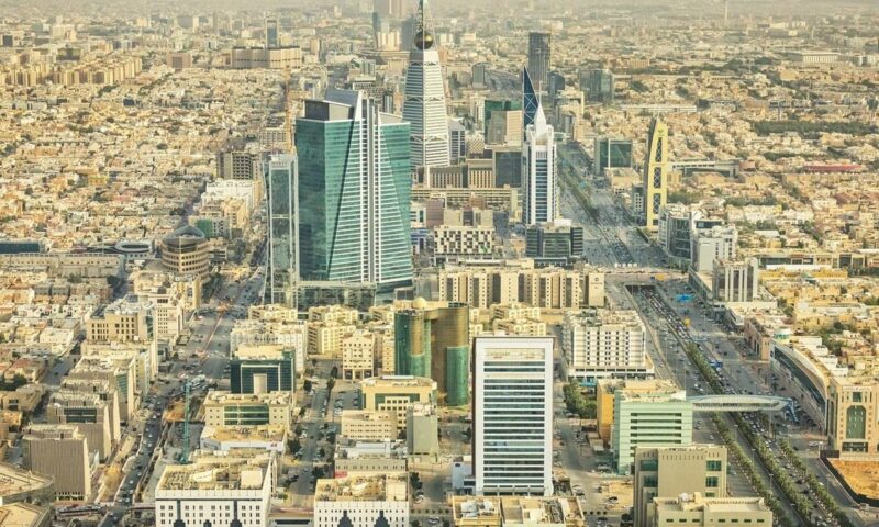 مؤشر مديري المشتريات: انتعاش النشاط التجاري في السعودية خلال مايو
