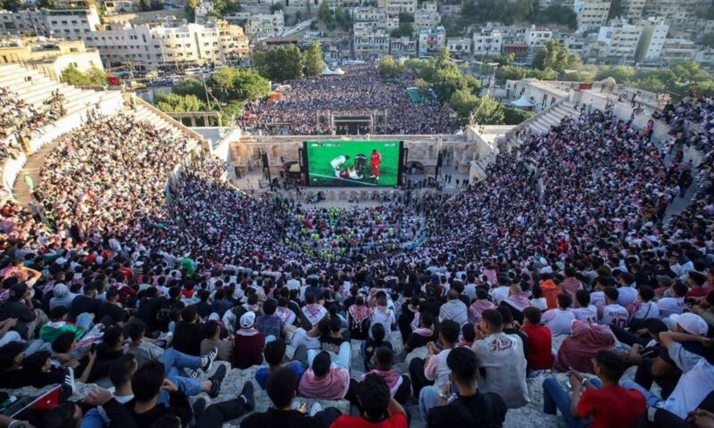 وفاة مشجع أردني وإصابة 8 في تدافع جماهيري أثناء متابعة مباراة الجزائر