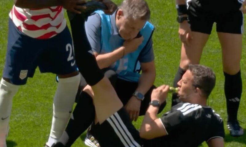 عصير المخلل يثير الجدل في كأس العالم.. ما قصته؟