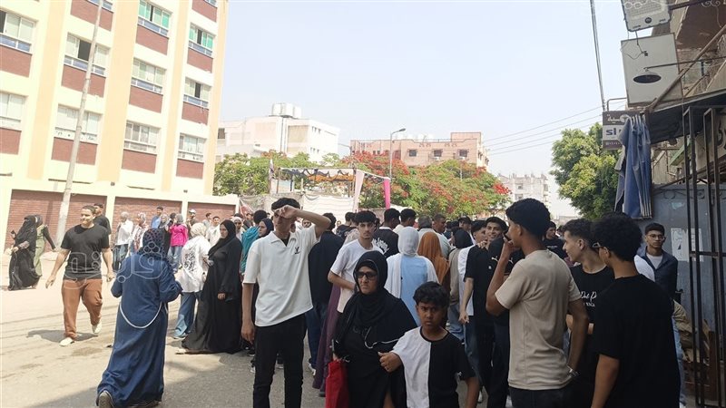 33 ألف طالب بالثانوية العامة في أسيوط يؤدون أولى المواد المضافة للمجموع داخل 73 لجنة