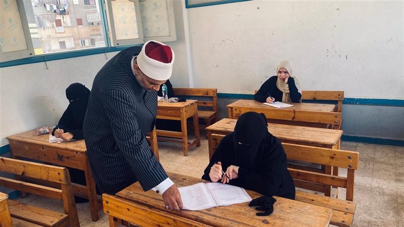 اليوم، امتحان مادة “التاريخ” لطلاب القسم الأدبي في الثانوية الأزهرية