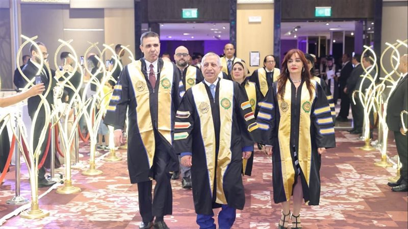 الأكاديمية العربية للعلوم والتكنولوجيا تحتفل بتخريج دفعة جديدة من المعهد العربي لإعداد القادة