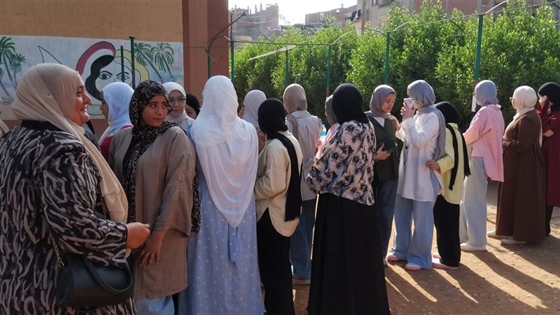 73 ألف طالب بالثانوية العامة في الدقهلية يؤدون اليوم امتحان اللغة الأجنبية الثانية