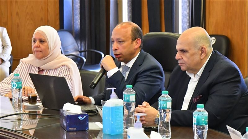 تجهيز غرف رعاية طبية أولية داخل الكنترولات وقاعات الامتحانات بقصر العيني