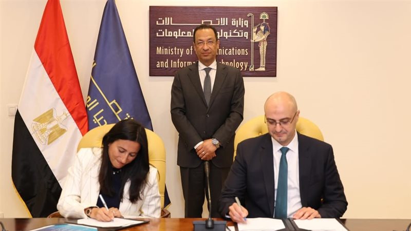 وزير الاتصالات: إعداد استراتيجية وطنية لمراكز البيانات والحوسبة السحابية