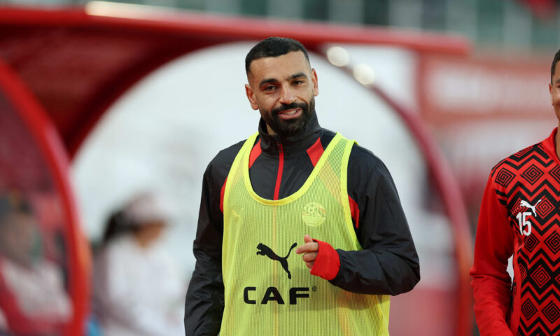 هذا ما فعله مشجعون لحظة رؤية محمد صلاح وهو يتجول في شوارع أمريكا