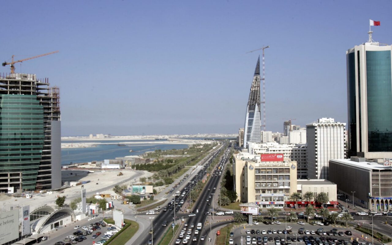 الجيش البحريني يكشف تفاصيل عن هجمات إيران على المملكة السبت واعتراضها بنجاح
