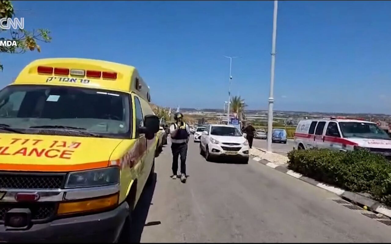 هجوم على محطة وقود بوسط إسرائيل يخلف قتيلًا ومصابين.. إليكم ما نعرفه