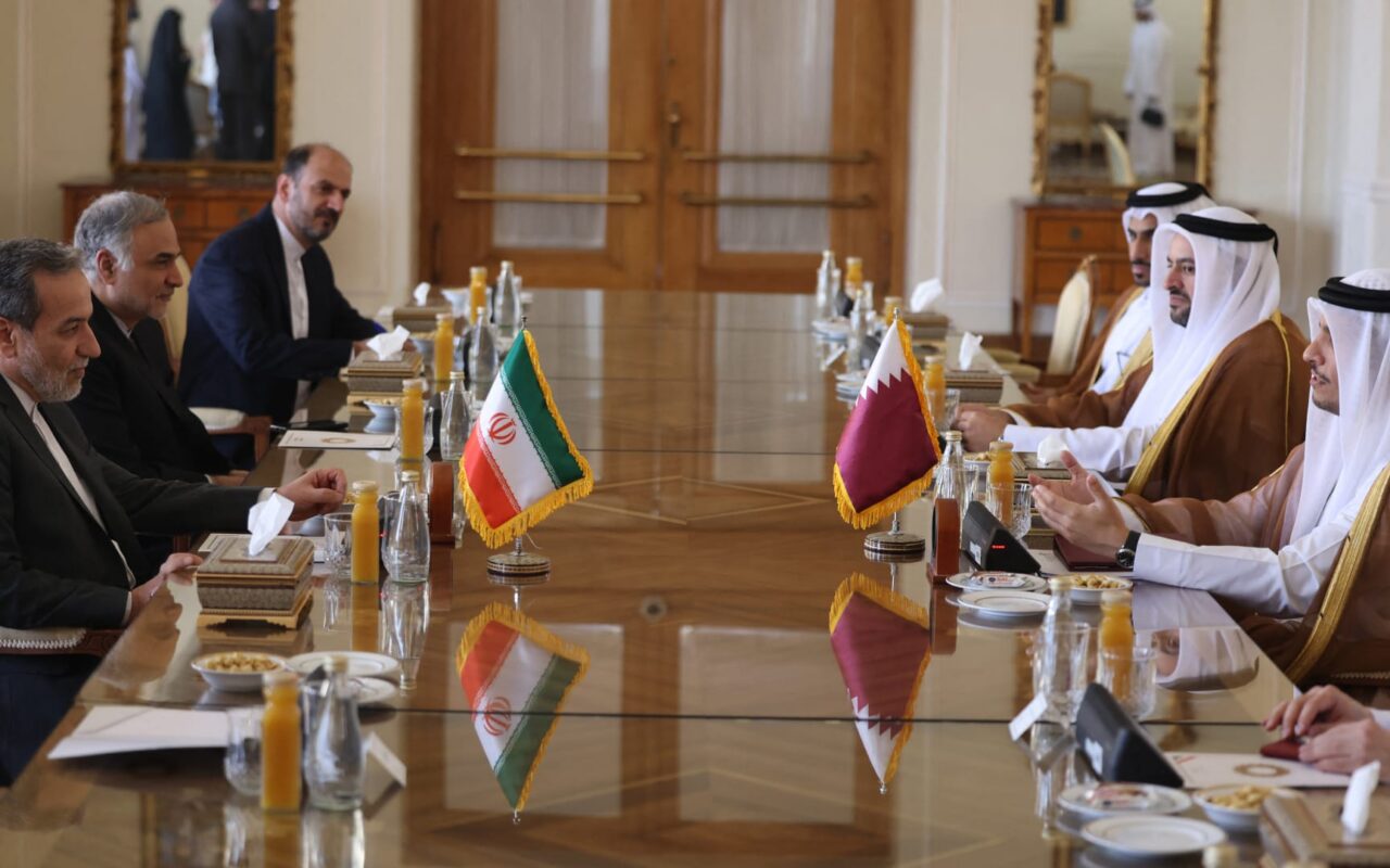 قطر تُعلن عن اتصال أجراه عباس عراقجي بوزير خارجيتها.. وهذا ما ناقشاه