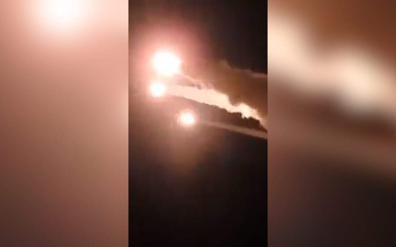 هذا ما حدث بعد إطلاق إيران أول صواريخ على إسرائيل منذ وقف إطلاق النار