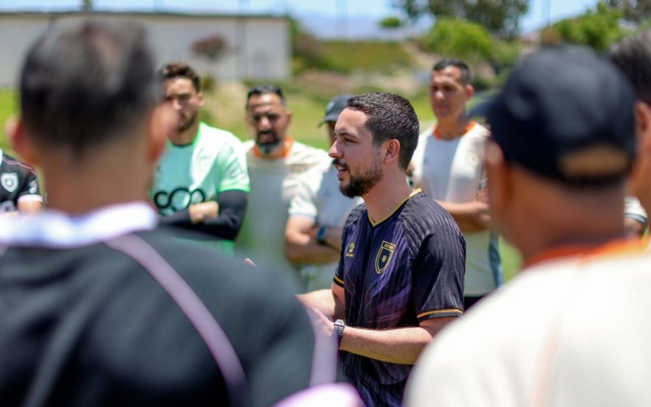 الأمير الحسين يتفقد تدريبات منتخب الأردن في أمريكا.. وينقل رسالة إلى اللاعبين