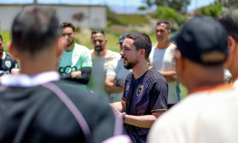 الأمير الحسين يتفقد تدريبات منتخب الأردن في أمريكا.. وينقل رسالة إلى اللاعبين