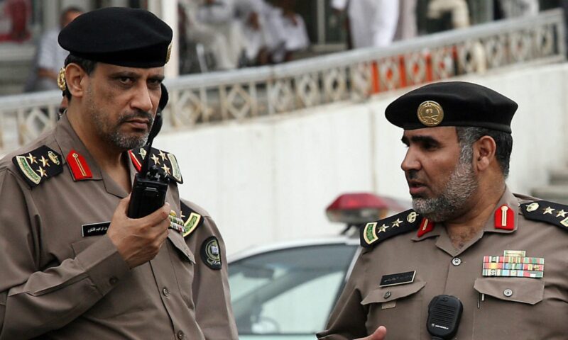 إعلان الداخلية السعودية إعدام مواطن فصل رأس زوجته عن جسدها يلاقي رواجا