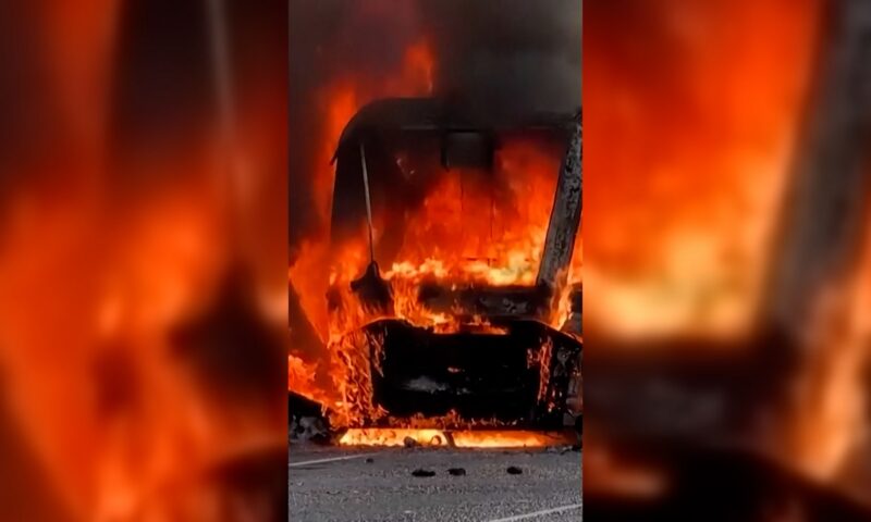 من حادث طعن إلى أعمال شغب.. كيف تصاعدت التوترات في بلفاست؟