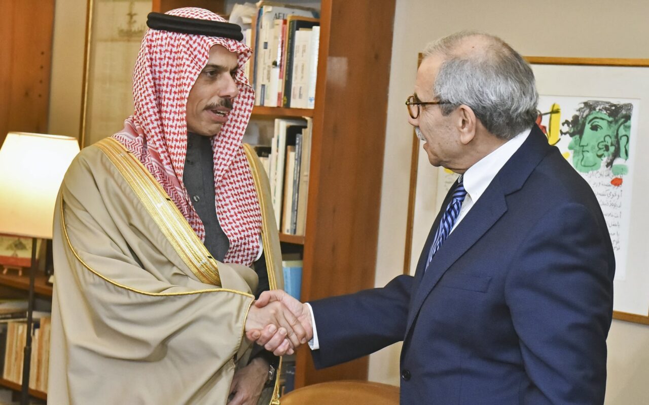 السعودية تعلن رفع الحظر عن الصادرات اللبنانية