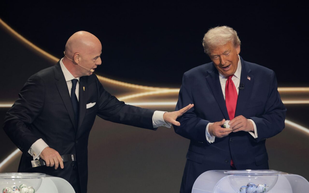 رئيس “فيفا” يعلق على “أزمات كأس العالم 2026”.. ويوضح “دور” ترامب في تنظيم البطولة