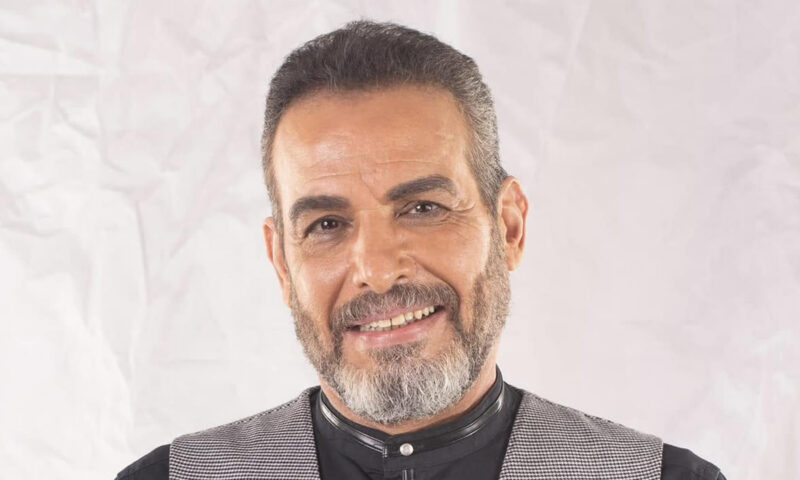 خضع لعملية في الأحبال الصوتية.. أحمد عبدالعزيز بحالة “جيدة”