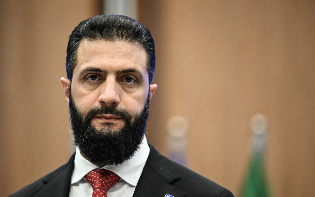 أحمد الشرع يوضح حقيقة أنباء دخول سوريا إلى لبنان