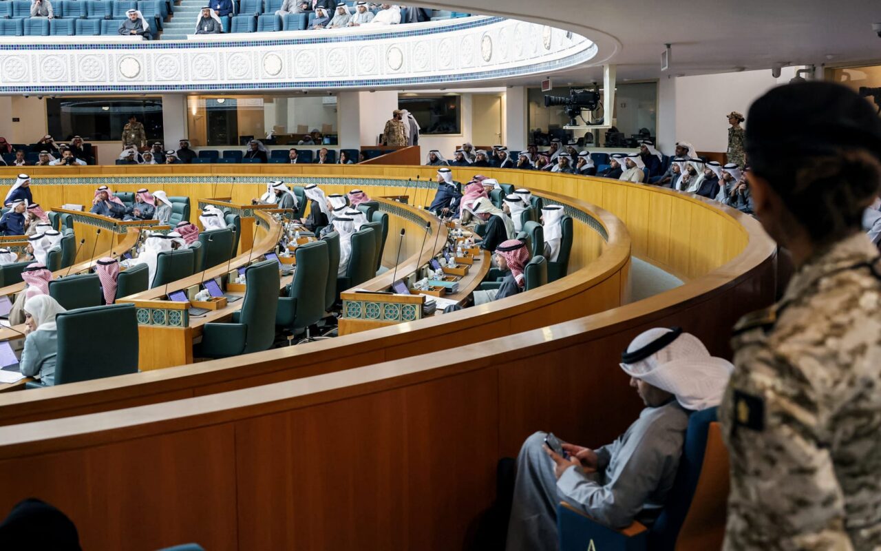 الكويت.. تقارير عن القبض على النائب السابق صالح عاشور وشقيقه والداخلية ترد