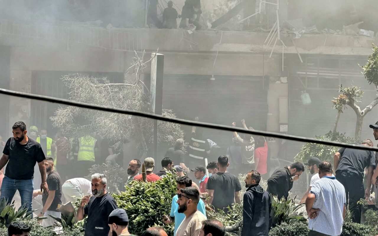 ضربات إسرائيلية على بيروت وسط تصريحات متضاربة بشأن اتفاق إيران.. آخر التطورات