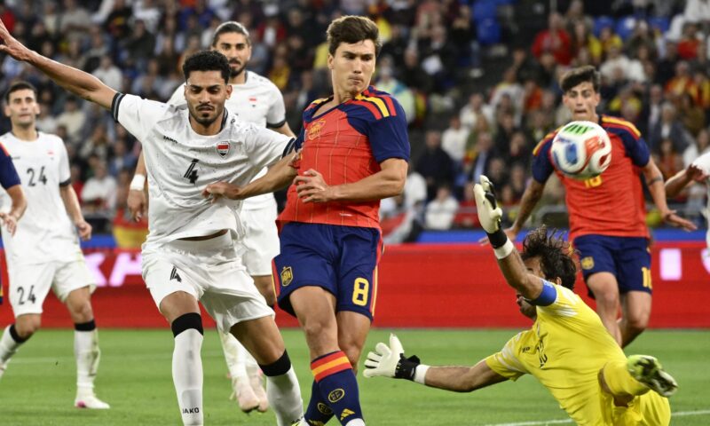 “كلنا مع المنتخب”.. الصدر يدعو العراقيين لدعم فريقهم في كأس العالم