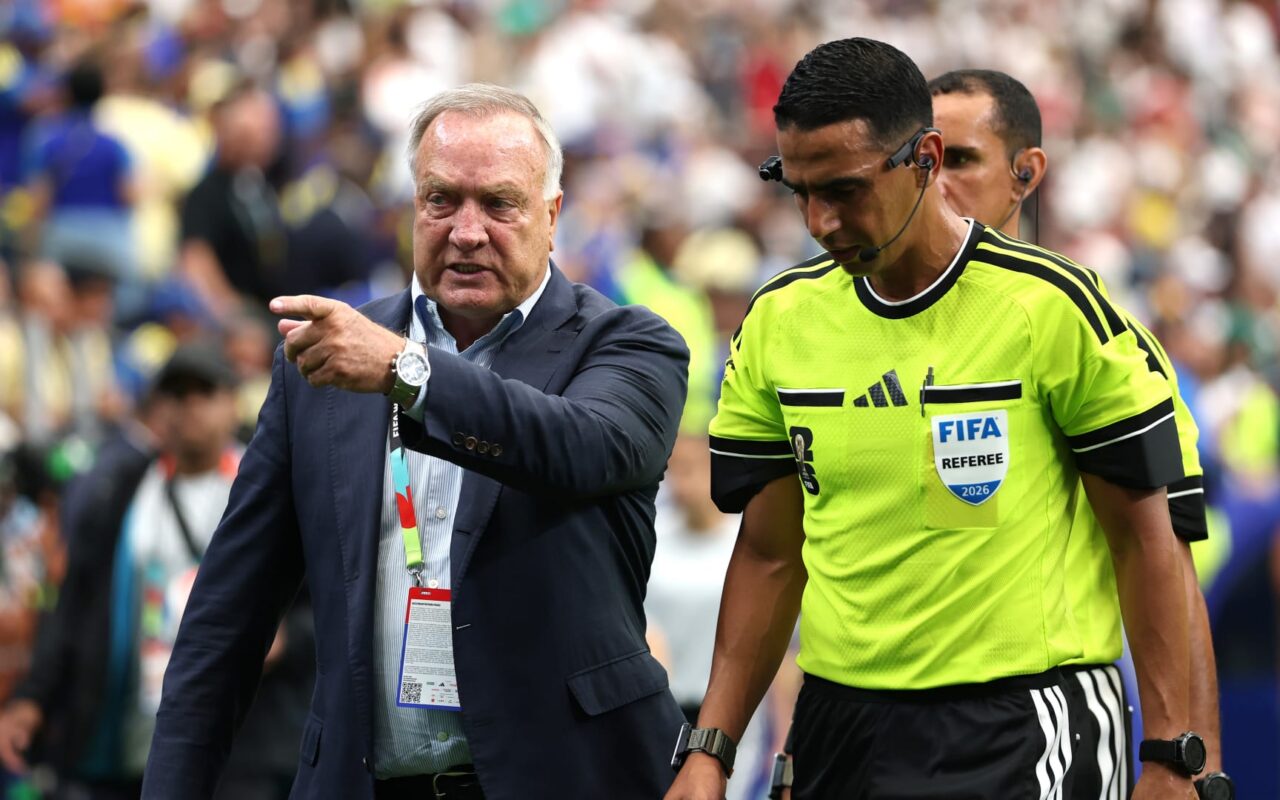 لقطة مونديالية.. بكاء ديك أدفوكات بعد تسجيل منتخب كوراساو هدفًا تاريخيًا