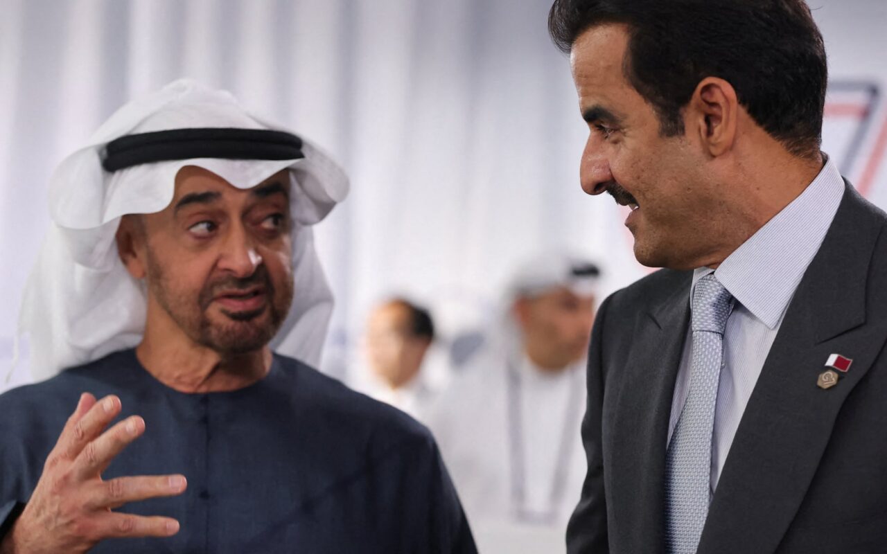 لقطات ترصد محمد بن زايد وتميم بن حمد على هامش قمة مجموعة السبع