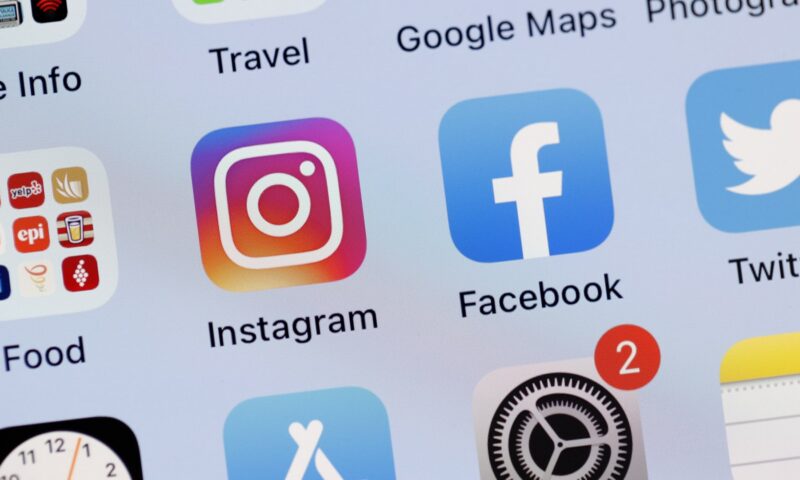 الإمارات تحظر منصات التواصل الاجتماعي للأطفال دون 15 عامًا