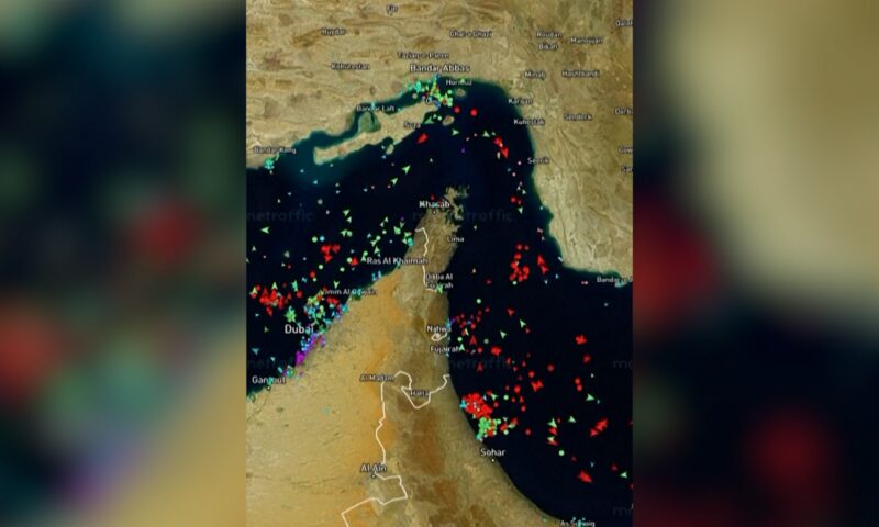 هل أصبح مضيق هرمز مفتوحاً الآن أمام حركة السفن؟ مراسلة CNN توضح