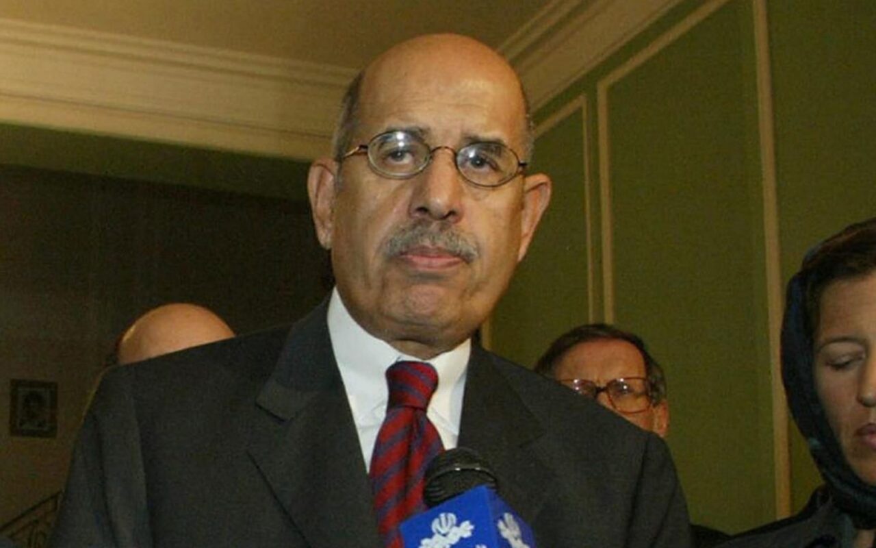البرادعي يوضح رؤيته لـ”مرحلة انتقالية ضبابية ومخيفة” نمر فيها